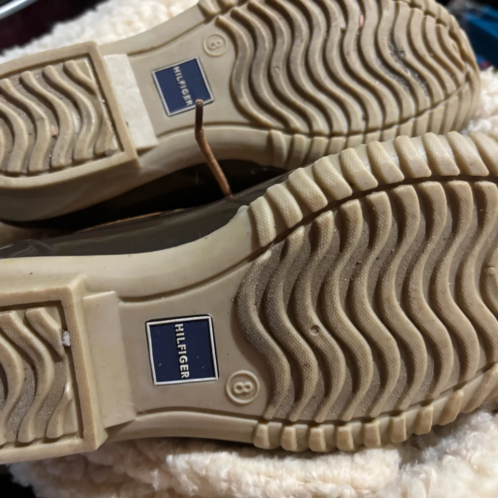Tommy Hilfiger women's duckboots